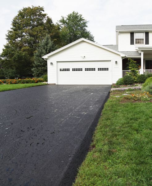 Blacktop Driveway Paving in Roanoke